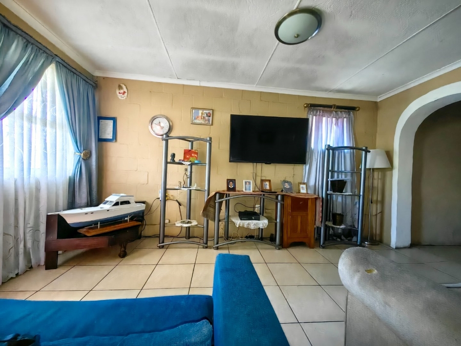 5 Bedroom Property for Sale in Eindhoven Western Cape